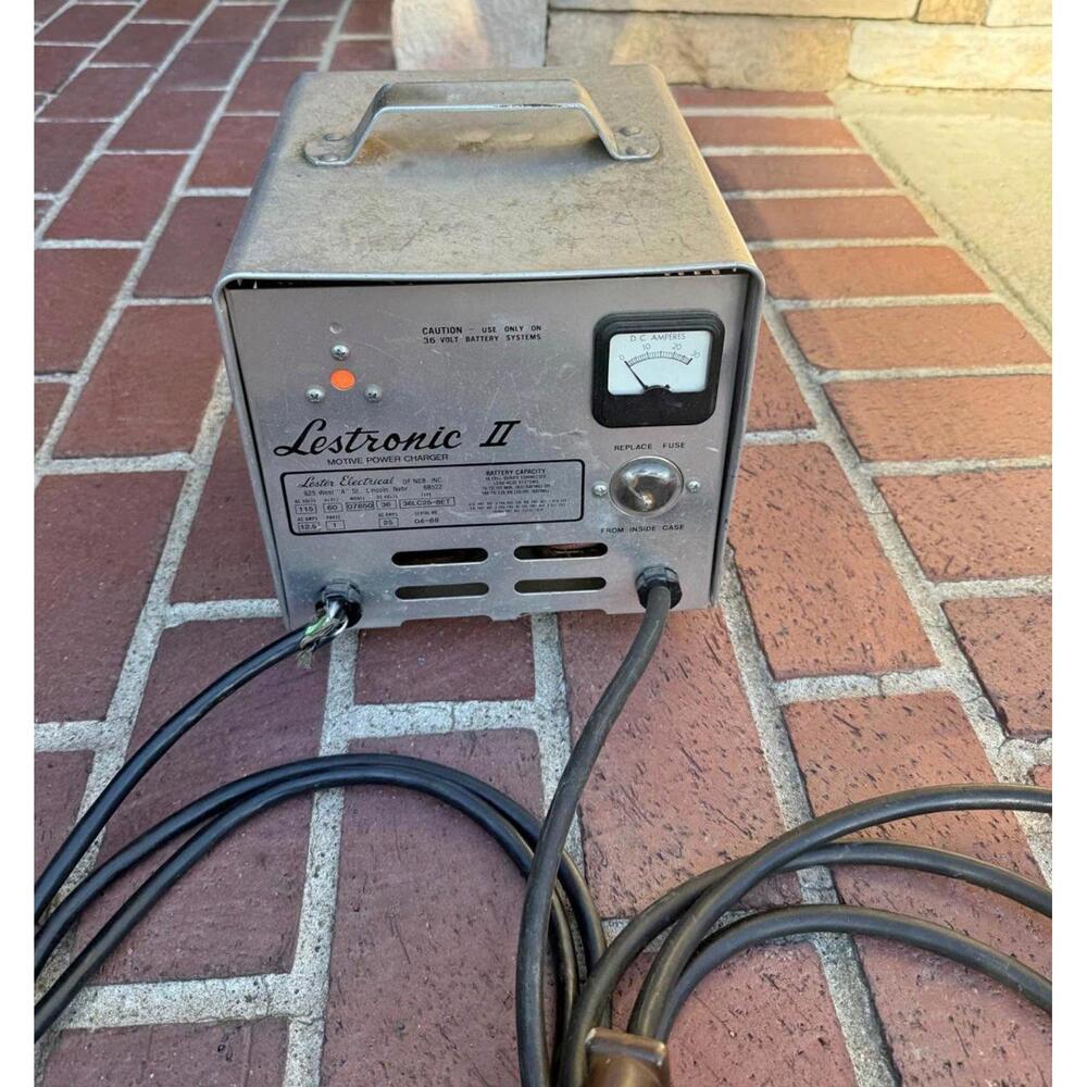 Lestronic II 36 Volt Club Cart Golf Cart Battery Charger Model 07850 36LC25-8ET